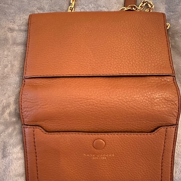 MARC JACOBS EMPIRE CITY LEATHER WALLET CROSSBODY GOLD CHAIN LINK PURSE - Picture 3 of 5